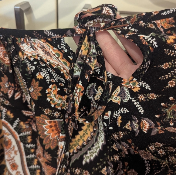 Boho Haptics Black Rust Paisley Leopard Front Tie Top - Picture 5 of 6